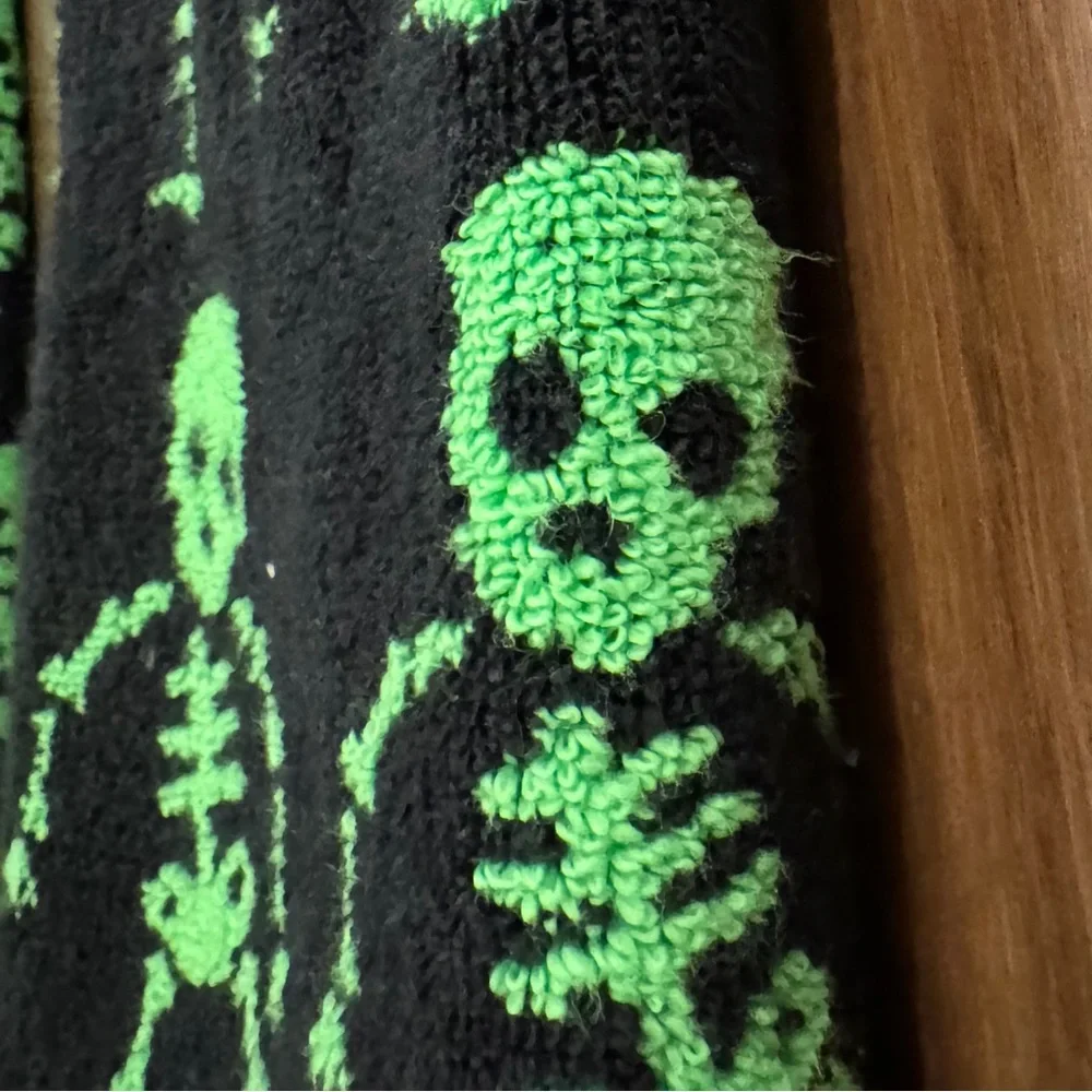 Caro Lime Green Stripe Skeleton Towel set